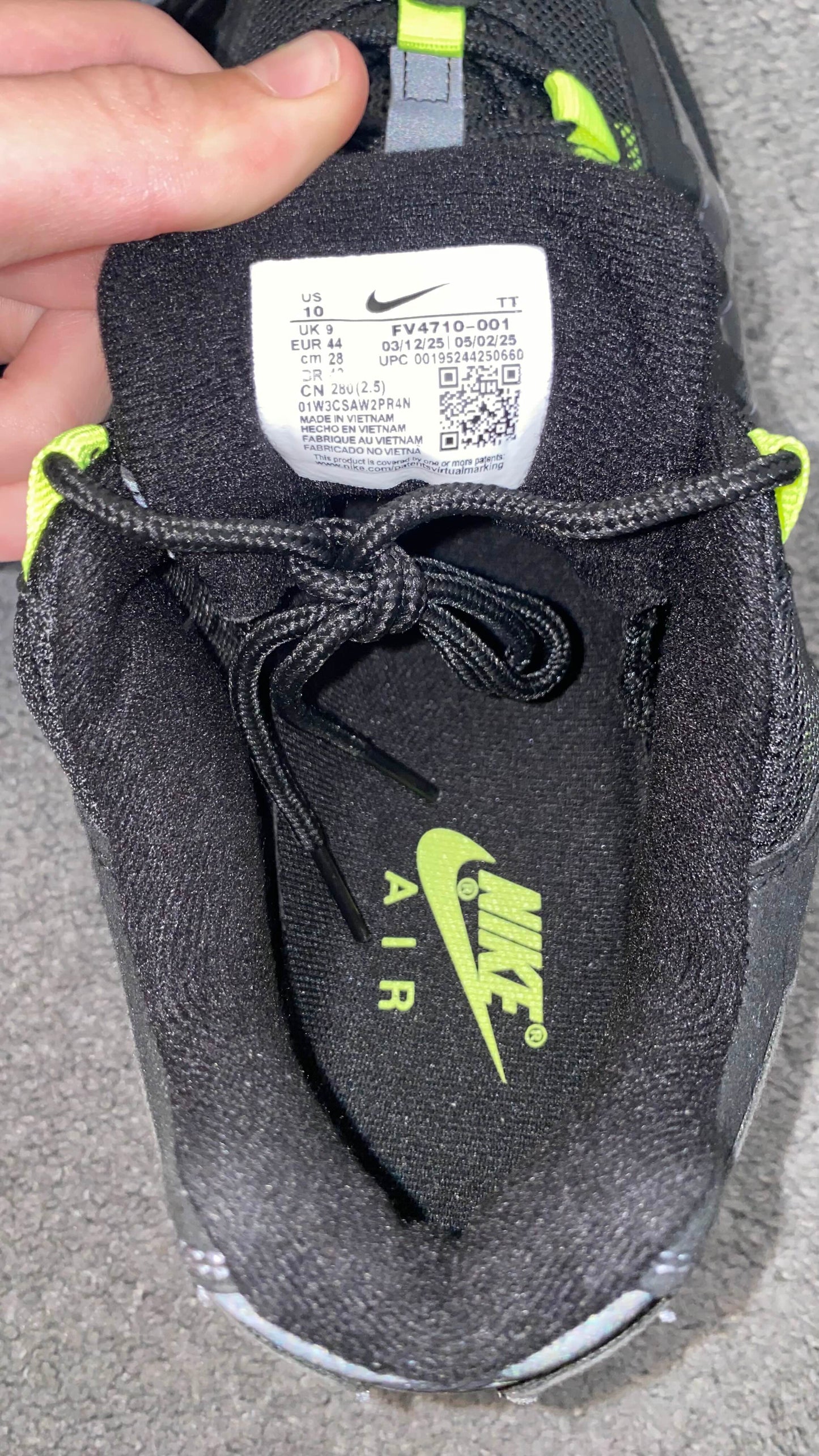 Black Neon Green Air Max 95s